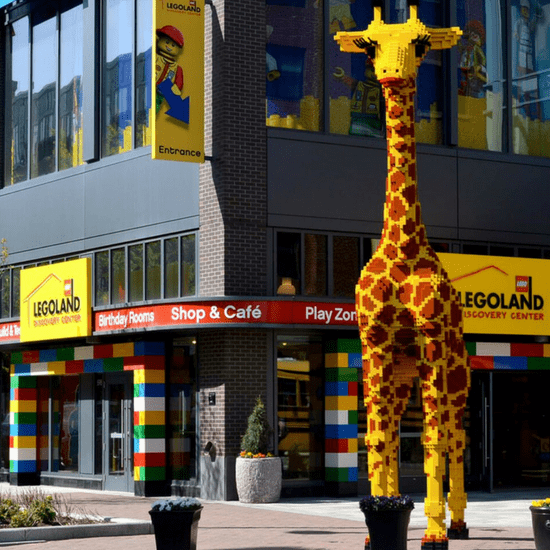 LEGOLAND Discovery Center in Boston is the perfect day trip for families with kids. 12 activities and attractions! Rediscover the fun of LEGO Bricks. #LEGO #DayTrip
